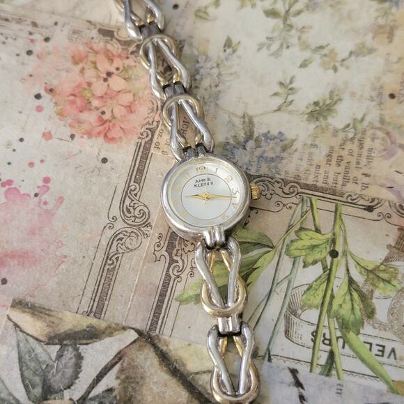 Vintage Anne Klein II Gold Tone Number Dial Watch Model 10/2357-59 Quartz - Picture 3 of 10